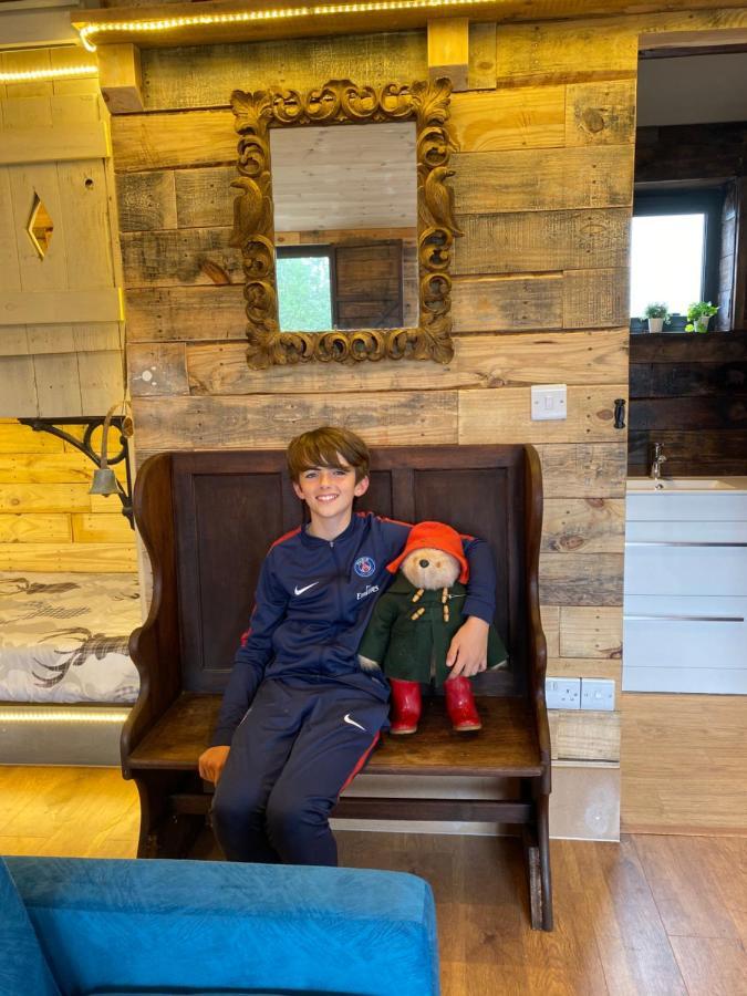 Willow Court Farm Studio East & Petting Farm, 8 Mins To Legoland & Windsor, 15 Mins To Lapland Uk ภายนอก รูปภาพ