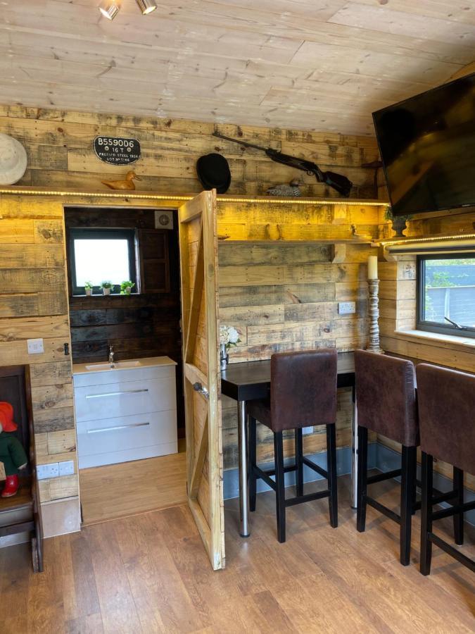 Willow Court Farm Studio East & Petting Farm, 8 Mins To Legoland & Windsor, 15 Mins To Lapland Uk ภายนอก รูปภาพ