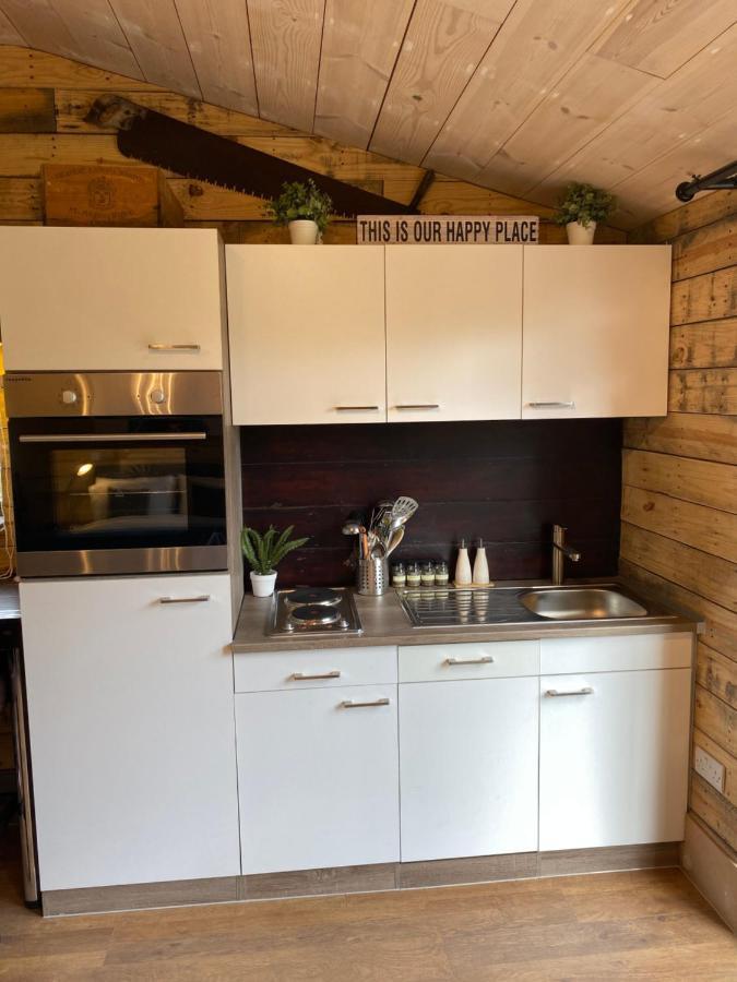 Willow Court Farm Studio East & Petting Farm, 8 Mins To Legoland & Windsor, 15 Mins To Lapland Uk ภายนอก รูปภาพ