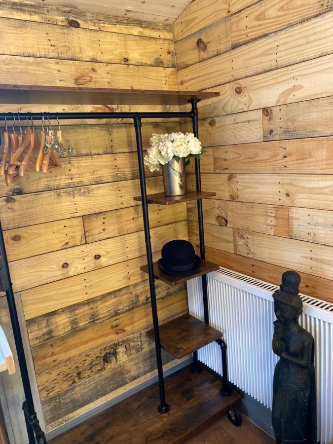 Willow Court Farm Studio East & Petting Farm, 8 Mins To Legoland & Windsor, 15 Mins To Lapland Uk ภายนอก รูปภาพ